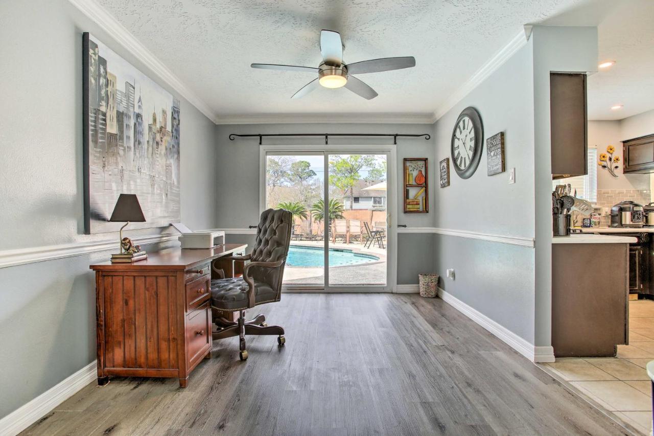 With Private Outdoor Pool! Ferienhaus Houston